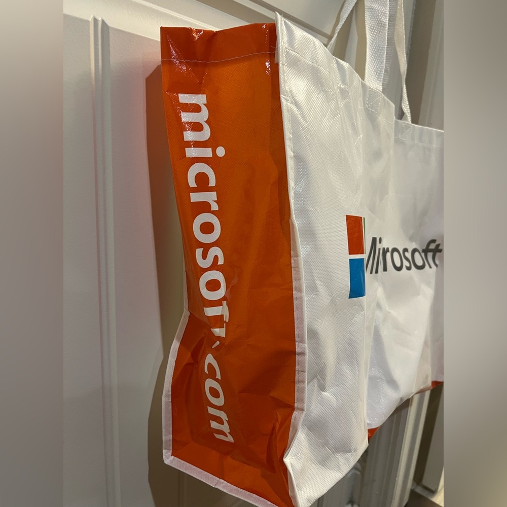 Official Microsoft Store Reusable Shopper Bag - Picture 5 of 6